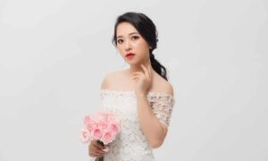 Bringing flowers on a plane