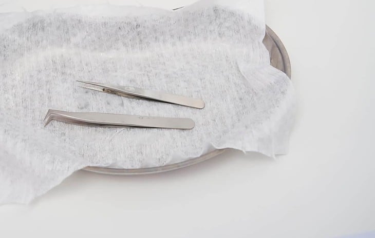 Can You Bring Tweezers On A Plane? (through TSA) – Go Every Corner!