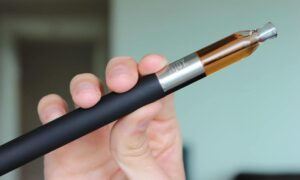holding a dab pen